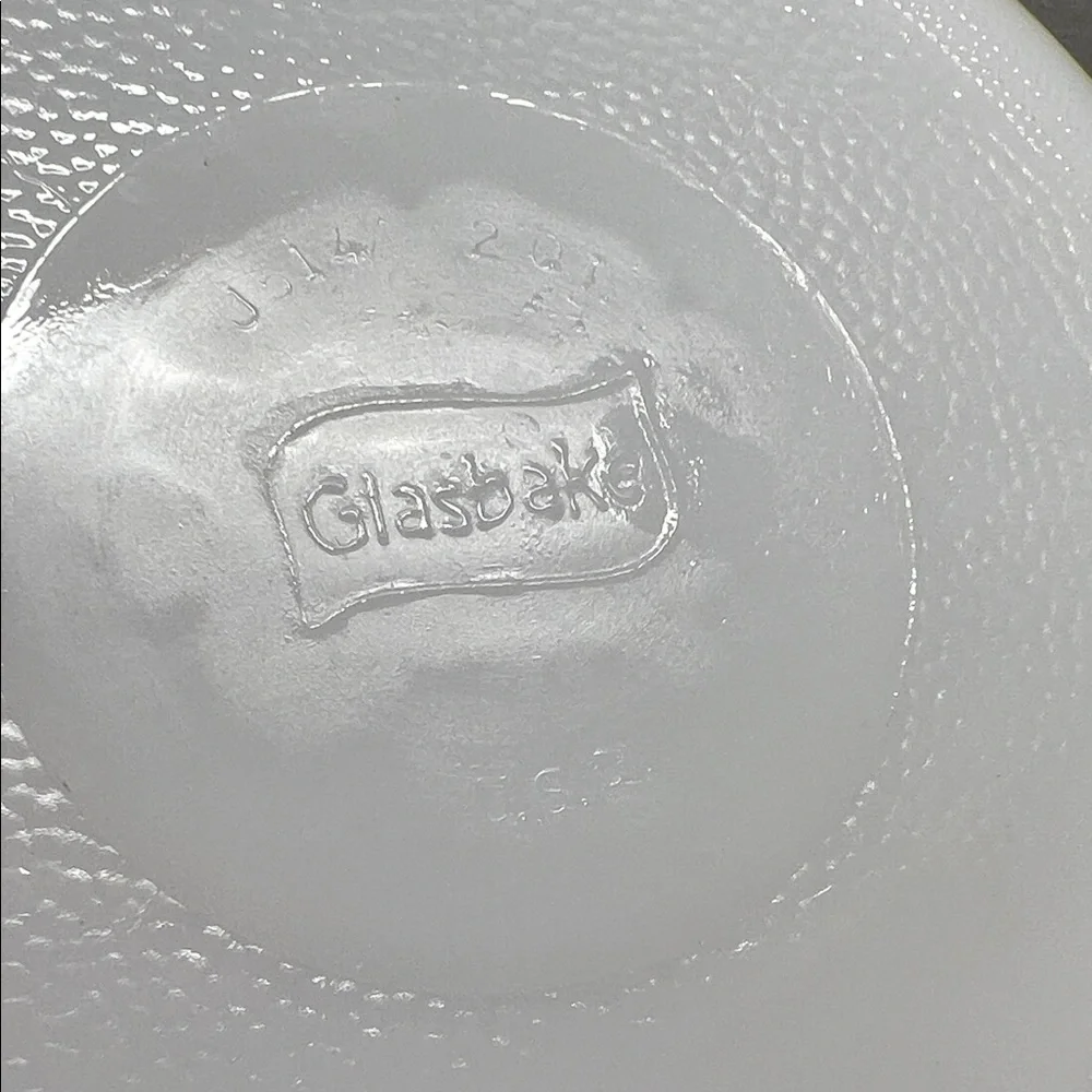 Covered Glassbake with Lid White Casserole Dish with Green Daisy or Primrose 2qt
